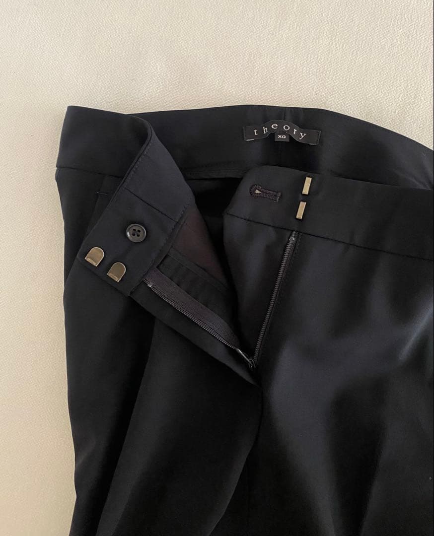 美品 セオリー ネイビーブルー パンツスーツ XS