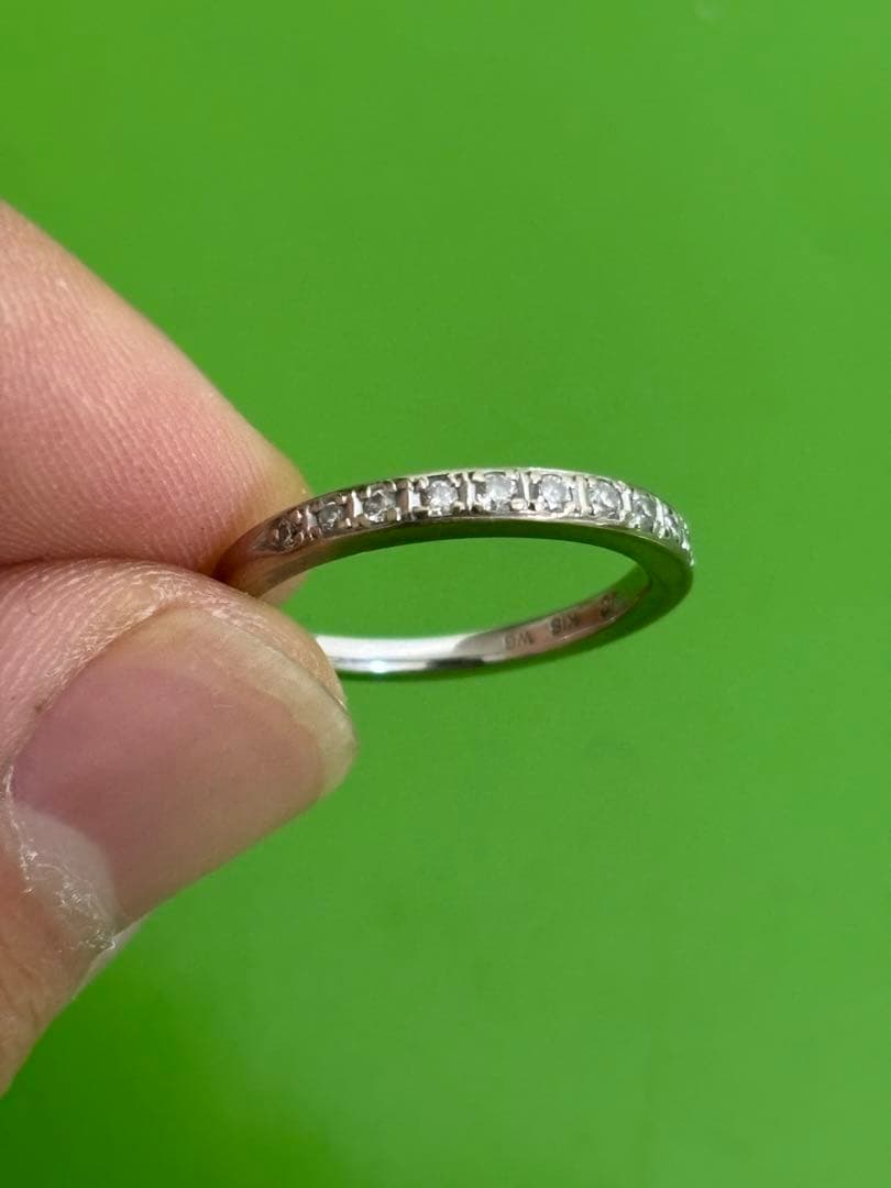 4℃ K18ホワイトゴールド ダイヤモンドリング。7〜9号幅約2mm