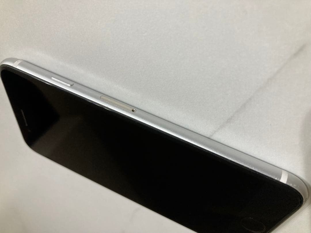 iPhone SE第2世代　ジャンク品　本体　携帯　ホワイト白