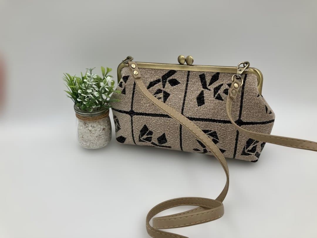 ミナペルホネン　がま口ポシェット　LULU ルル　ベージュ