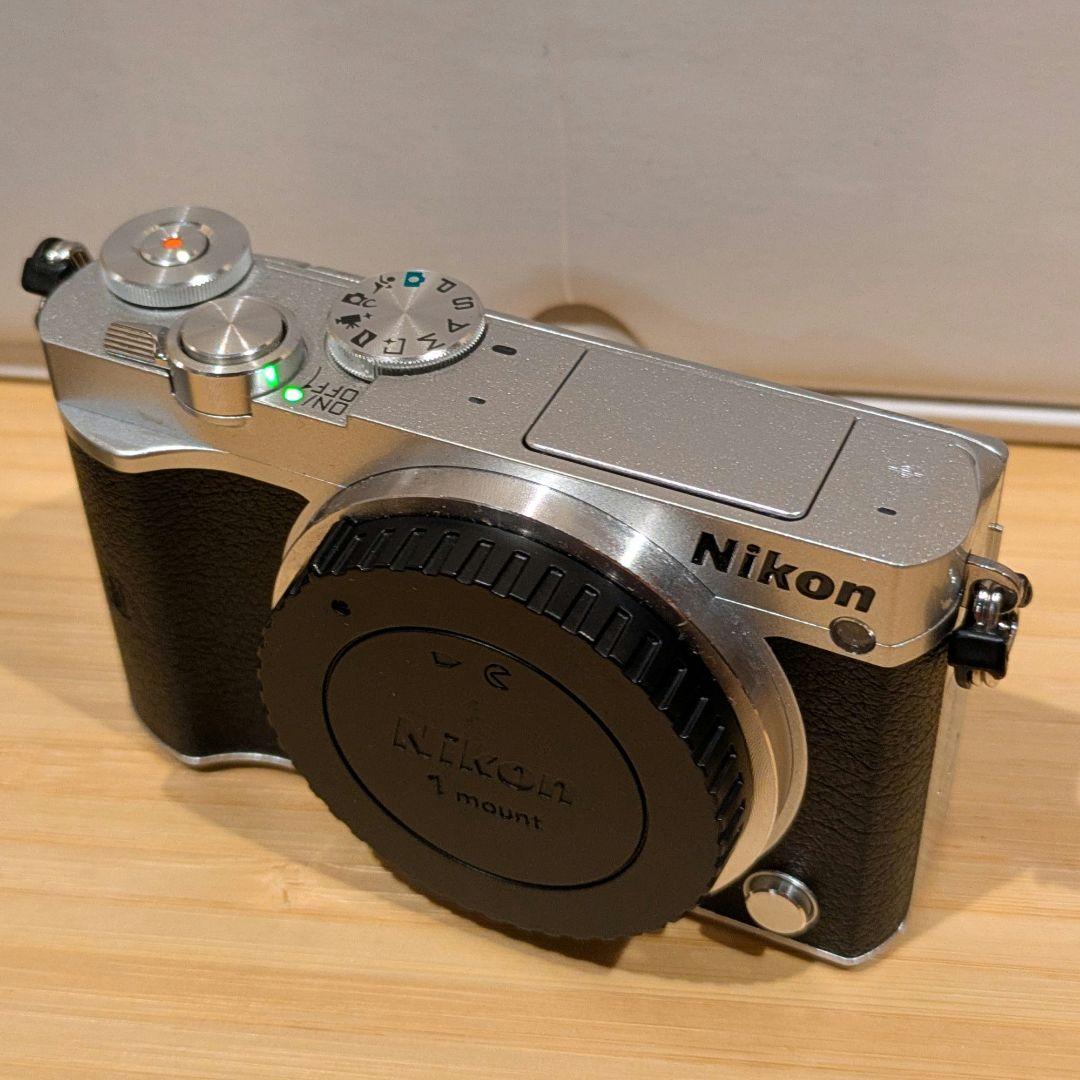 美品 Nikon 1 J5 ボディ