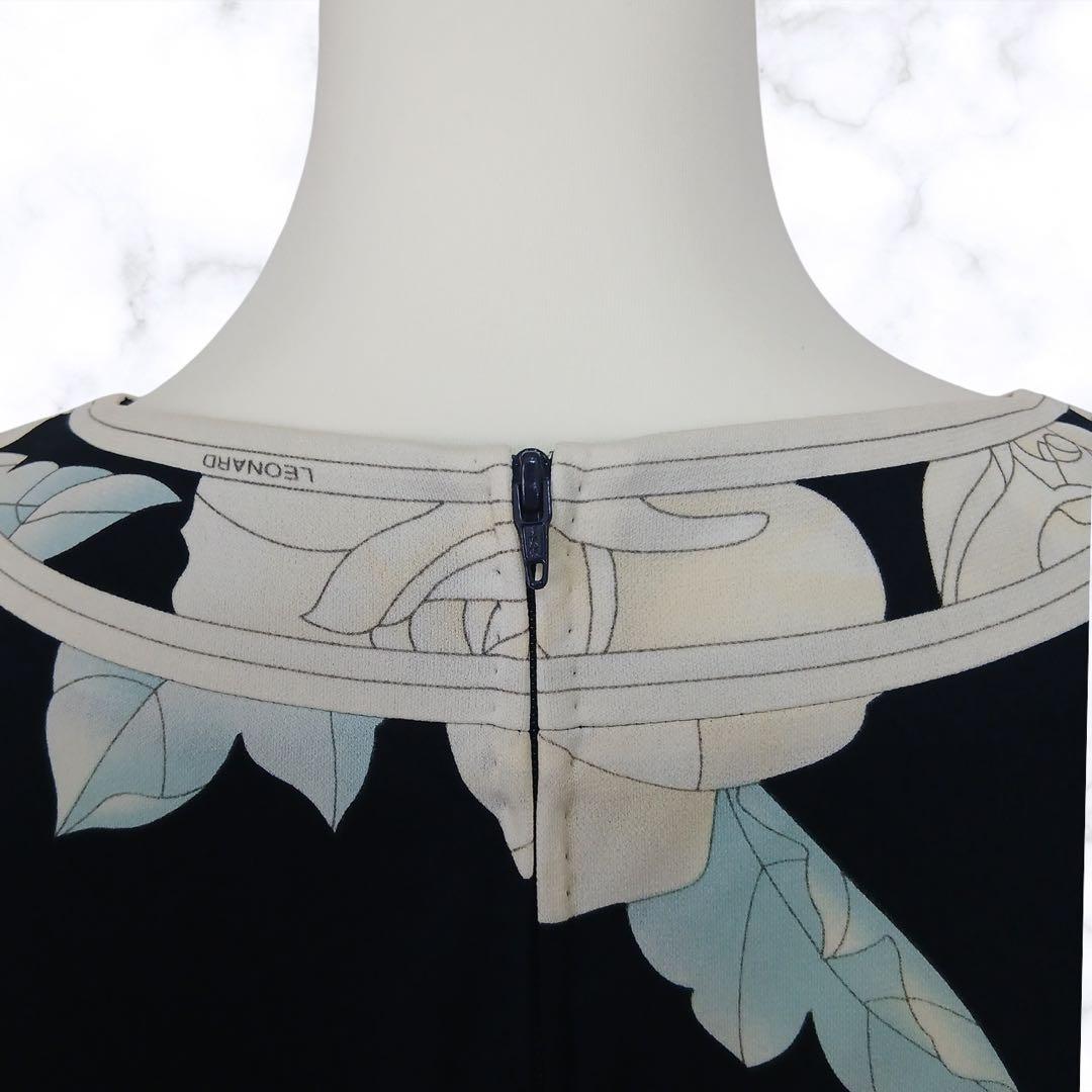 【美品】LEONARD レオナール ワンピース 38 紺 白薔薇花柄カンカン素材