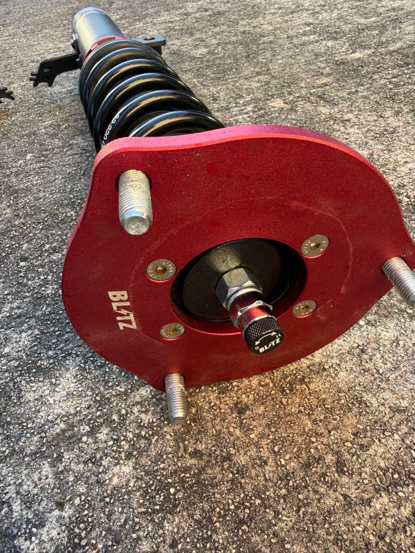 70カムリ BLITZ 車高調