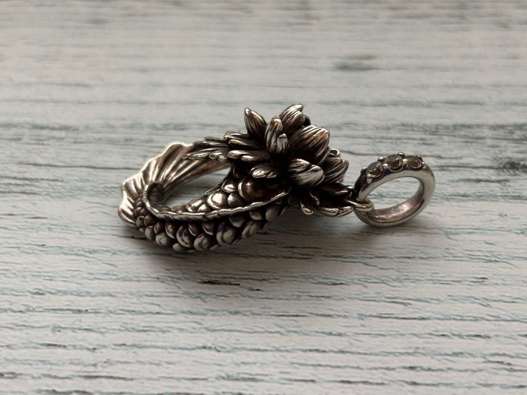 ブラッディマリー ロータスヘッド 蓮魚 ペンダントトップ　ネックレス