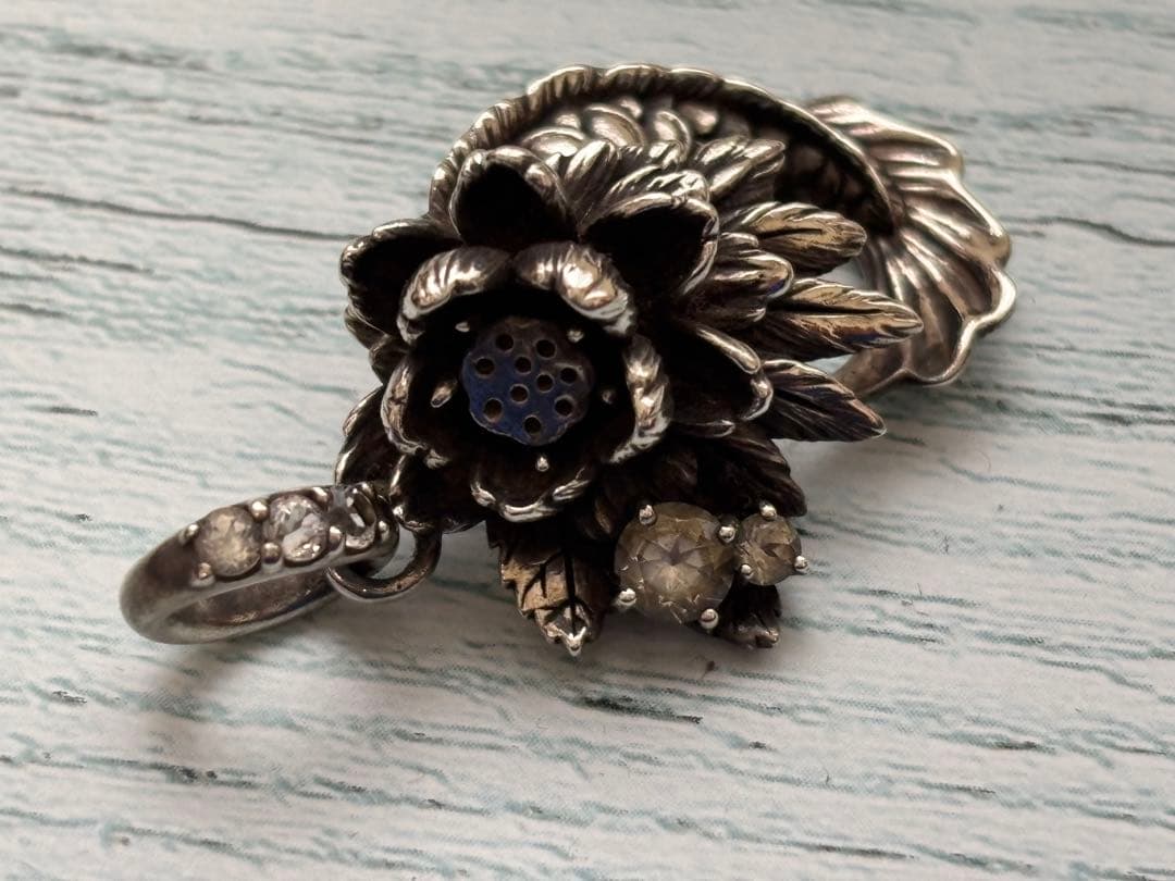 ブラッディマリー ロータスヘッド 蓮魚 ペンダントトップ　ネックレス