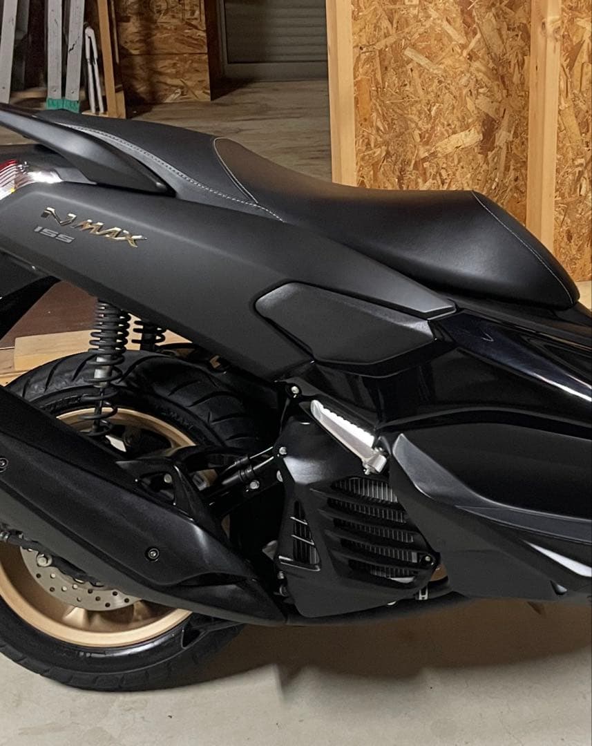 美品　NMAX 155 純正シート　ヤマハ
