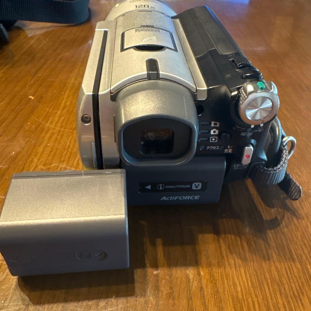 ジャンク品 SONY DCR-SR100 ビデオカメラ本体