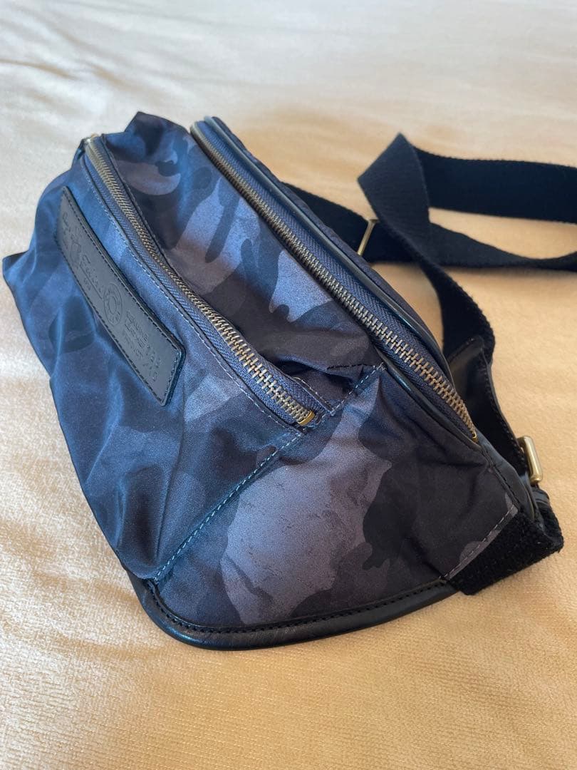 迷彩柄 ボディバッグ ナイロン製