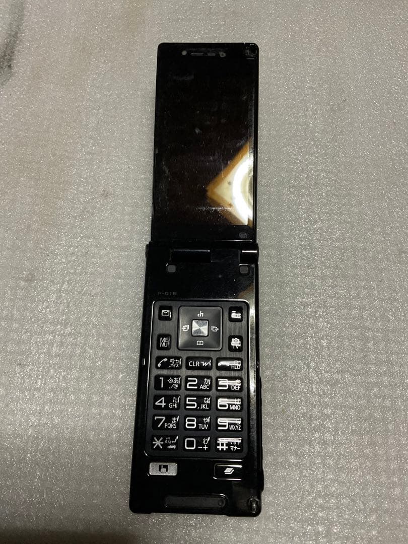 NTT docomo／ガラゲー携帯電話3機種。【使っていた物です　ジャンク品】。