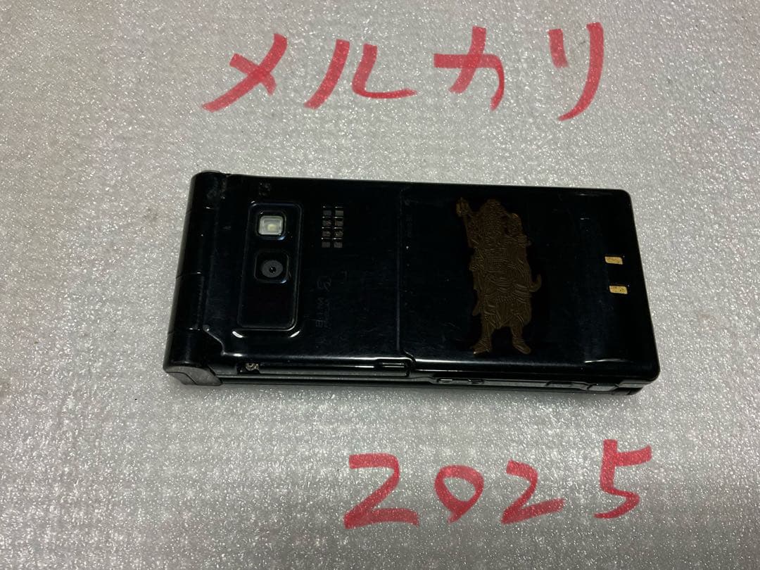 NTT docomo／ガラゲー携帯電話3機種。【使っていた物です　ジャンク品】。