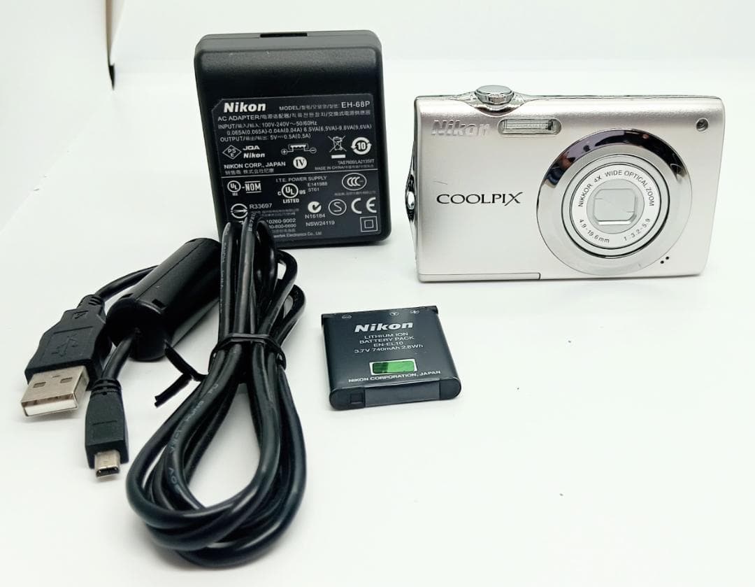 Nikon COOLPIX S3000 Silver デジタルカメラ 充電器付き
