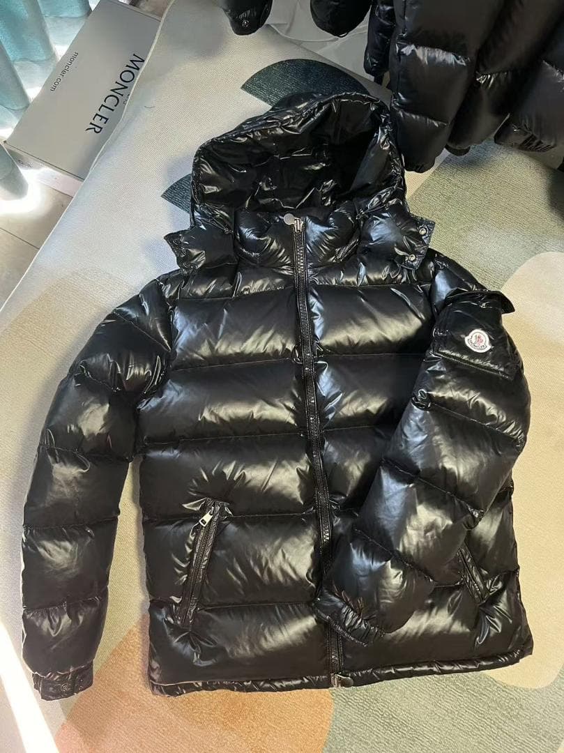 ブラック フード付きダウンジャケット~~~~