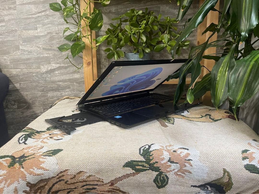 東芝 リュクスホワイト 仕様 2017夏モデル T45/DB Windows11