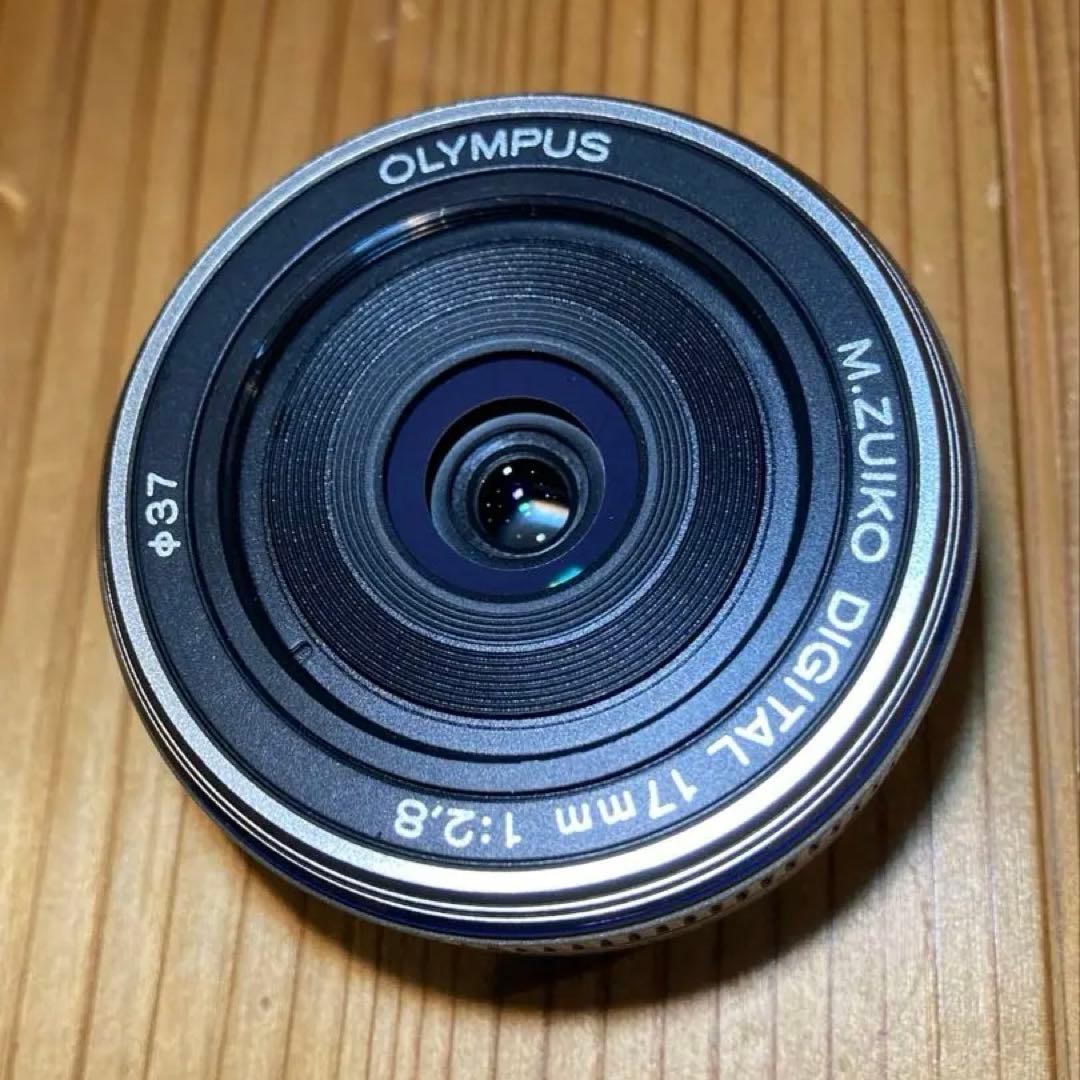 M.ZUIKO DIGITAL 17mm f/2.8 パンケーキレンズ
