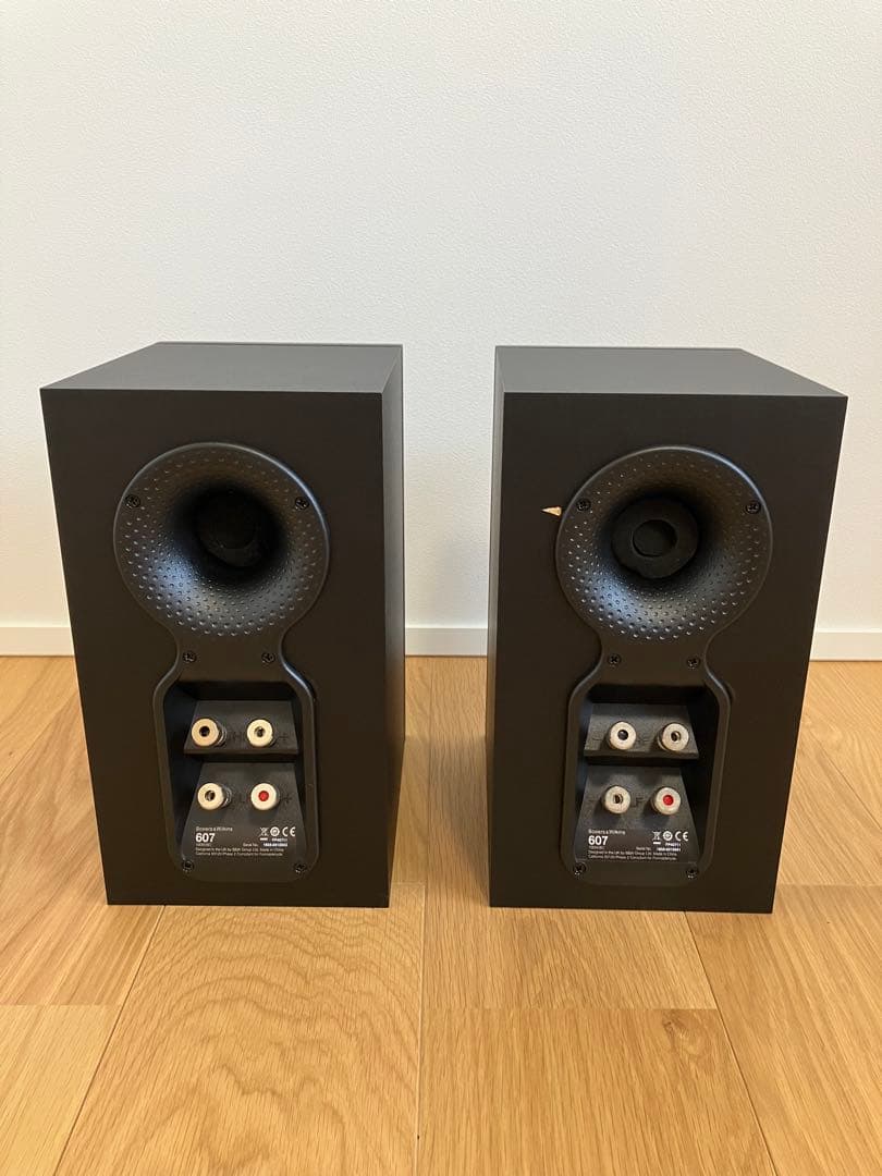 B＆W　Bowers & Wilkins 607（マットブラック）