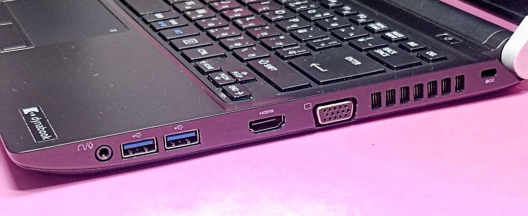 2019年製‼️7世代✨i5✨8GB✨SSD512✨軽量カメラ付きノートパソコン