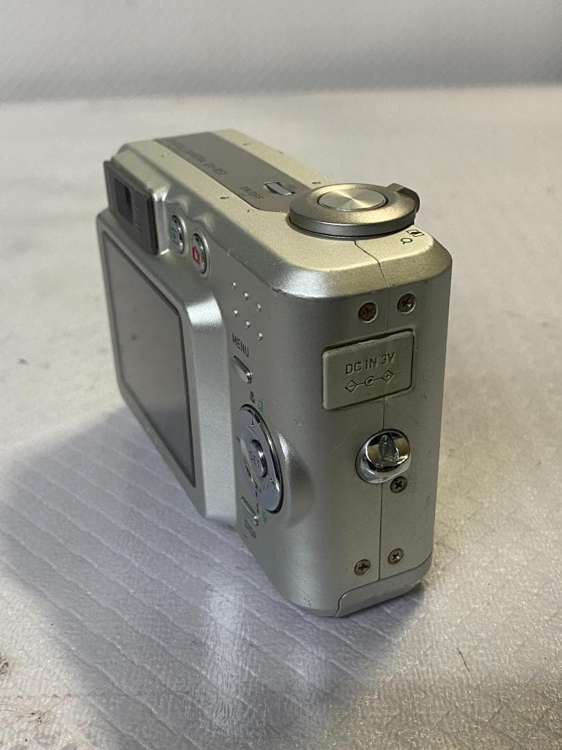 デジタルカメラ CASIO QV-R51 #927