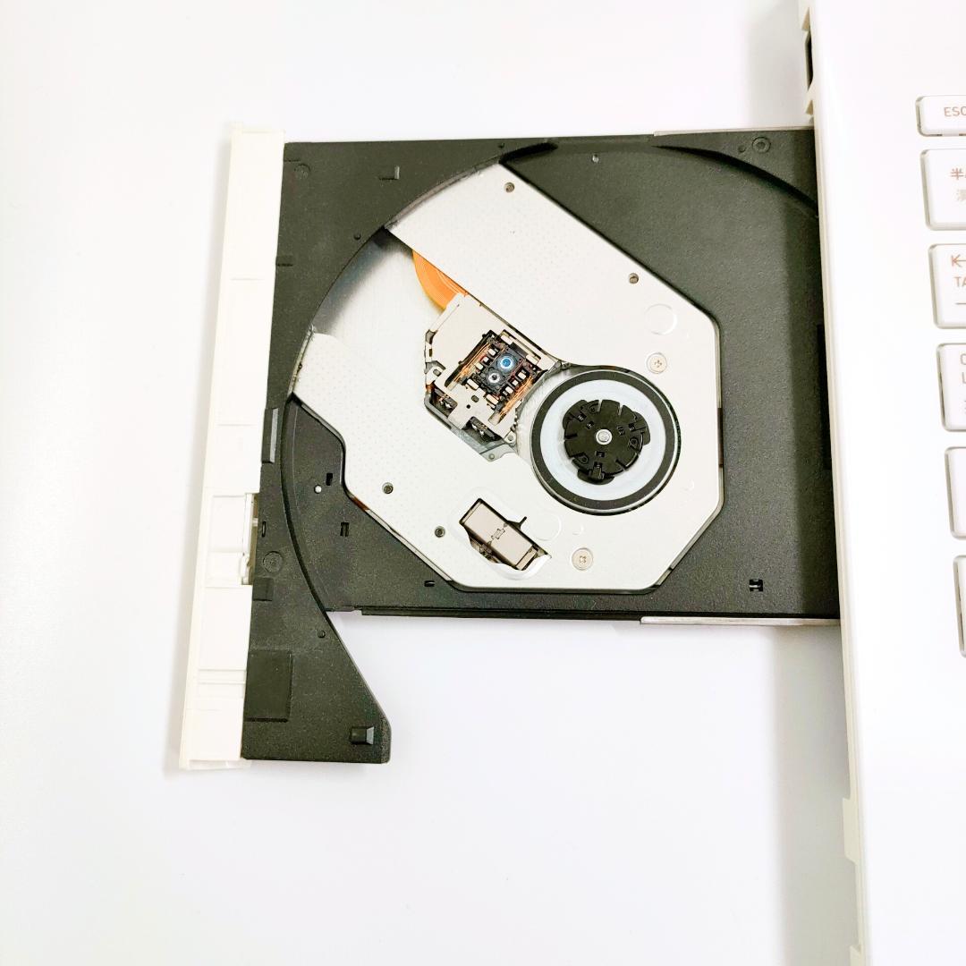 第8世代i7✨️16GB/SSD512G/オフィス/カメラ付き白ノートパソコン