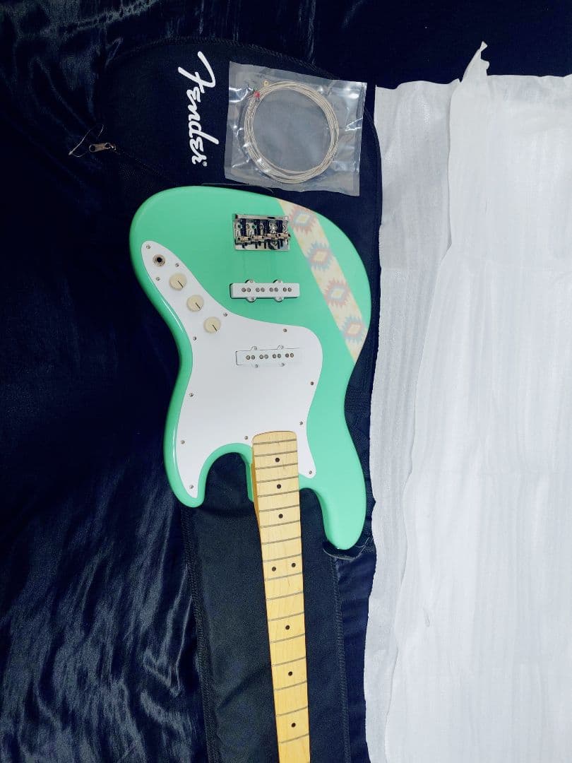 Fender SILENT SIREN Jazz Bass 山内あいな モデル