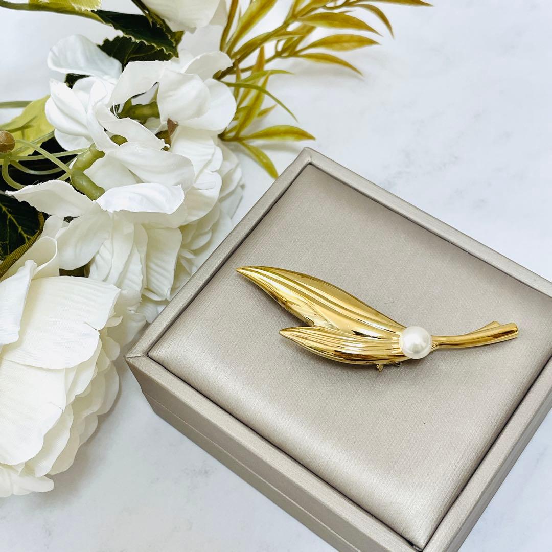 MIKIMOTO ミキモト 本真珠 パールブローチ ゴールドカラー
