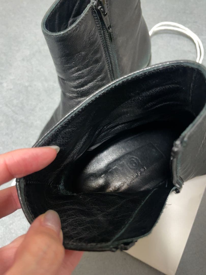 MM6 Maison Margiela ブラックレザーブーツ