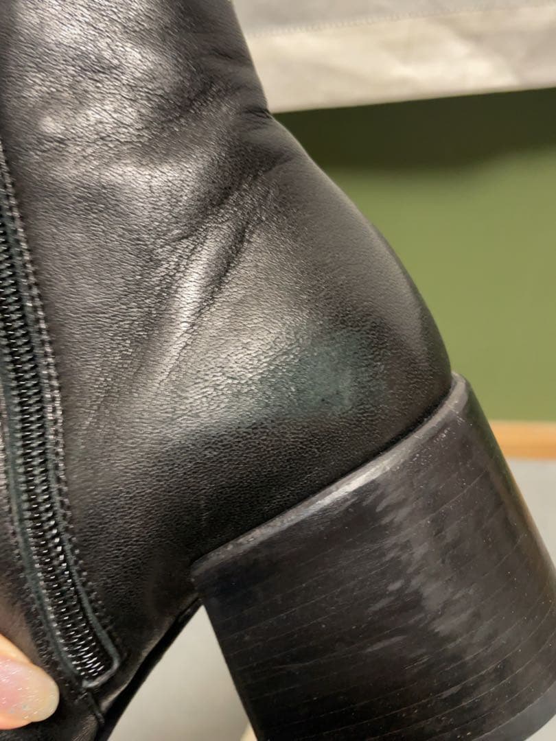 MM6 Maison Margiela ブラックレザーブーツ