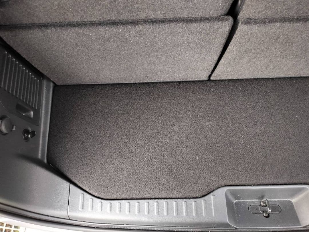 エルグランド　E52 ラゲッジボード