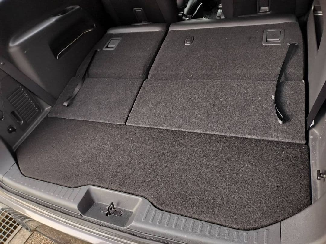 エルグランド　E52 ラゲッジボード