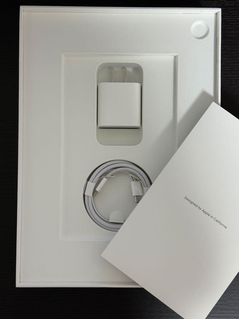 なつ Apple iPad10世代 シルバー 64GB 本体