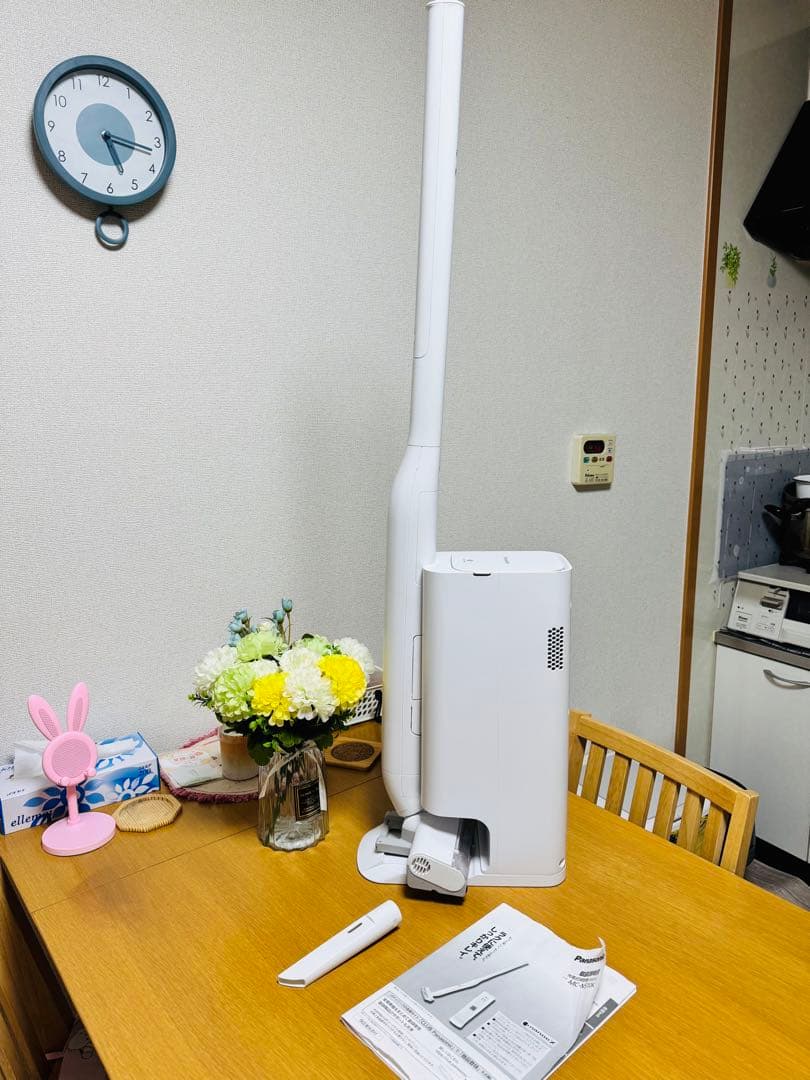 3【送料無料】パナソニック コードレス 掃除機 MC-NS100K 2023年製