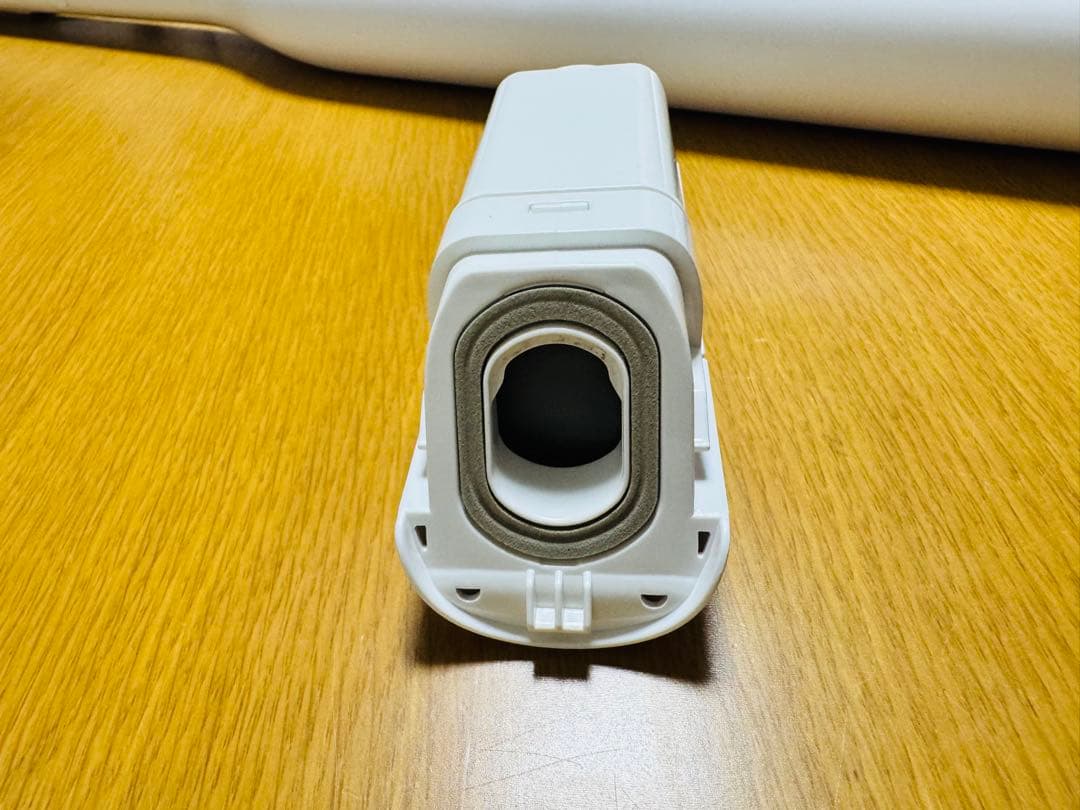 3【送料無料】パナソニック コードレス 掃除機 MC-NS100K 2023年製