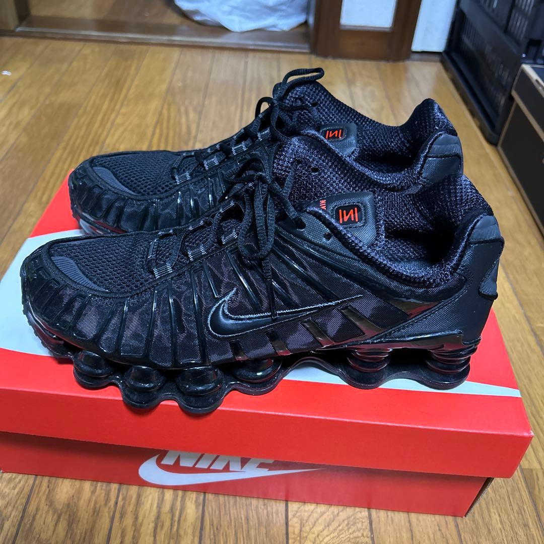 26 SHOX NIKE TL 黒 ブラック スニーカー ナイキ　メンズ