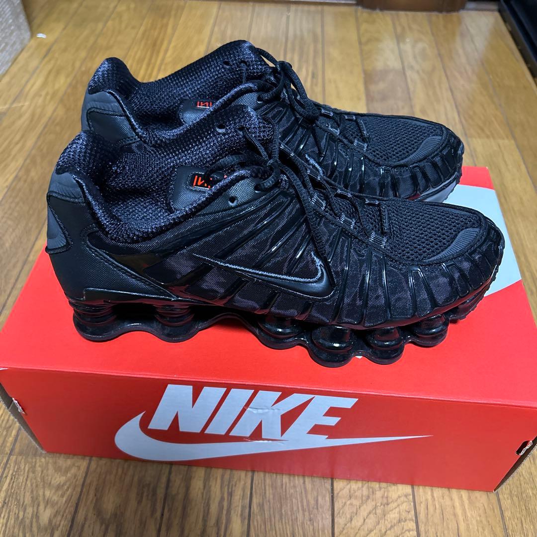 26 SHOX NIKE TL 黒 ブラック スニーカー ナイキ　メンズ