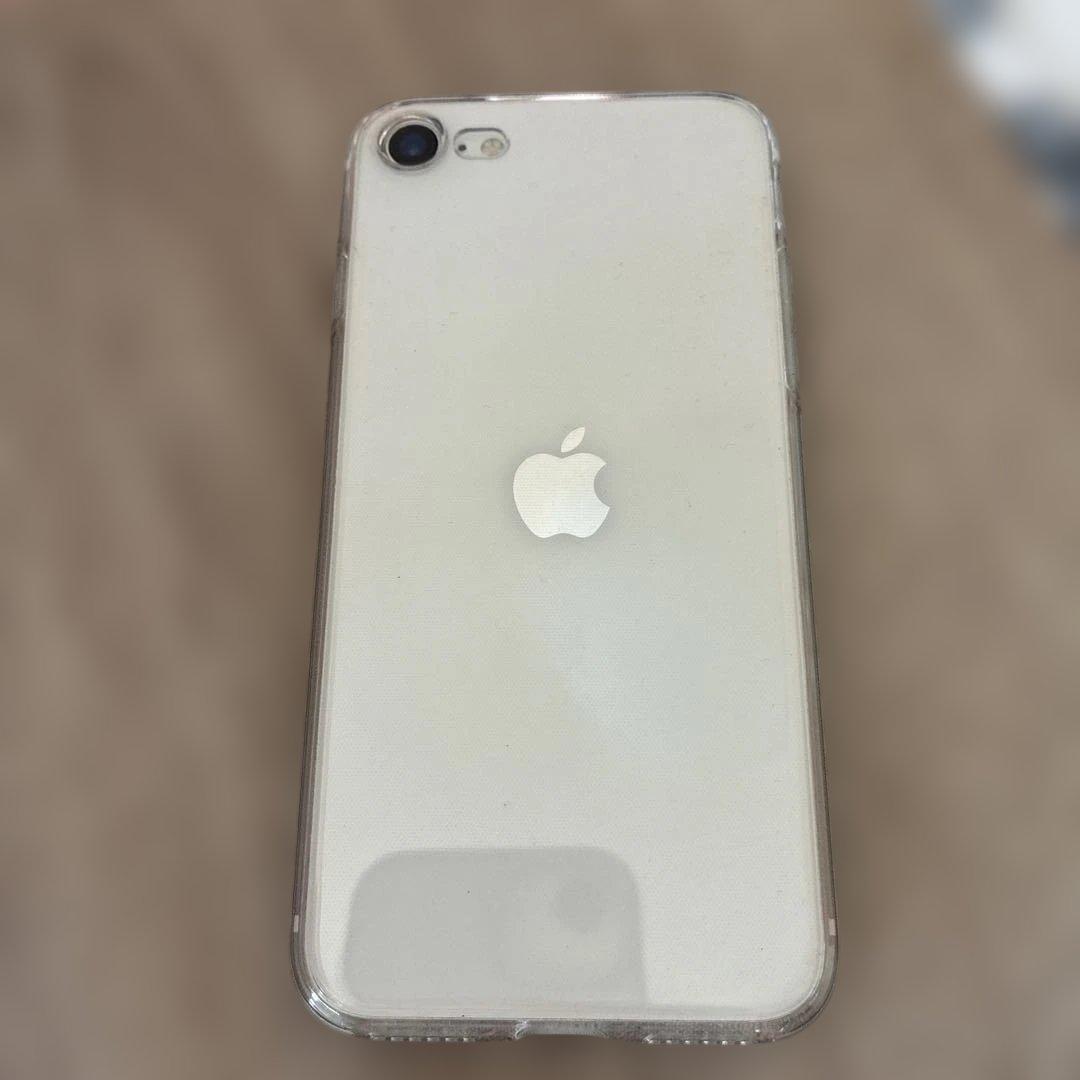 ド*ん様 Apple iPhone SE 64GB ホワイト(箱、ケーブル付属)