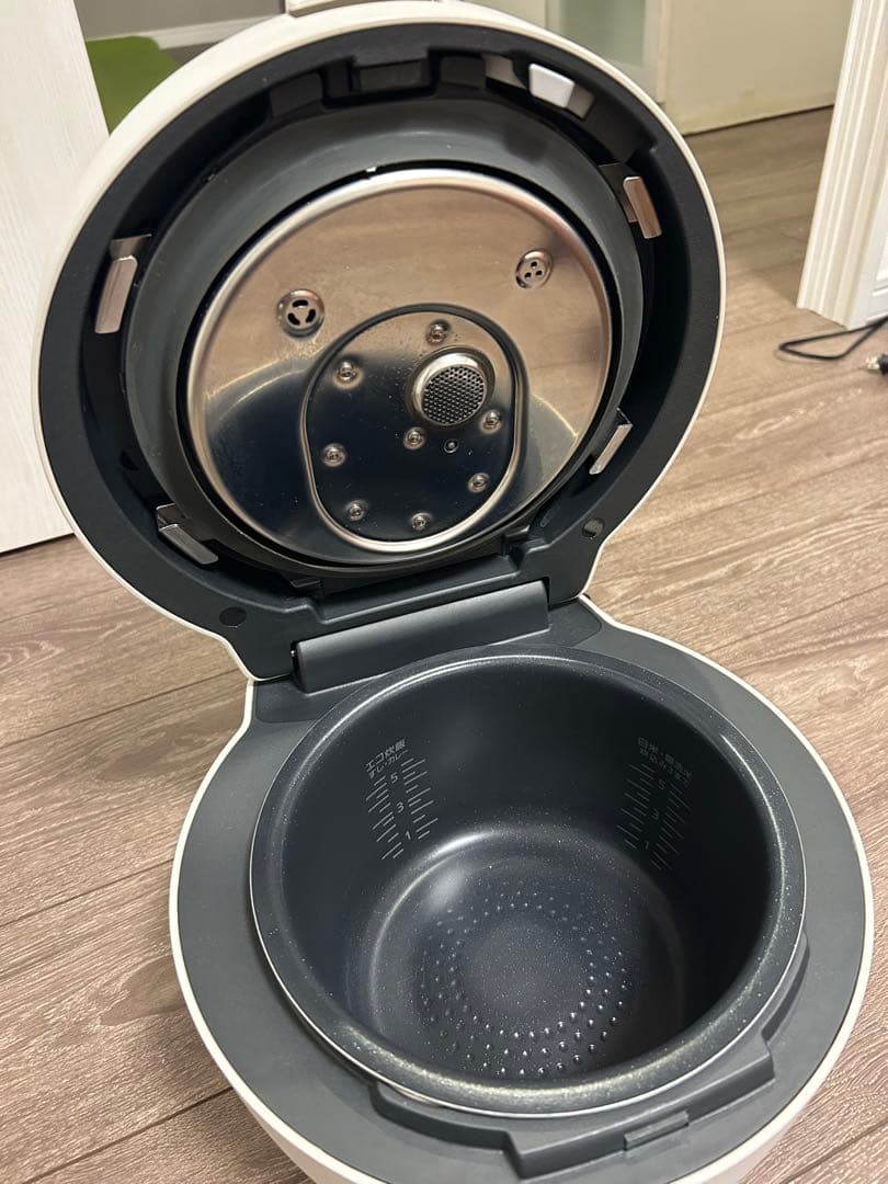 ジャンク品　Panasonic SR-V10BA-HJ可変圧力IHジャー炊飯器