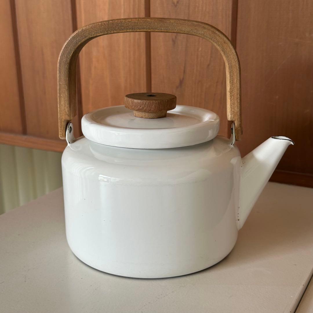 美品　finel フィネル　アラビア　ホワイト 木製ハンドル やかん　ケトル