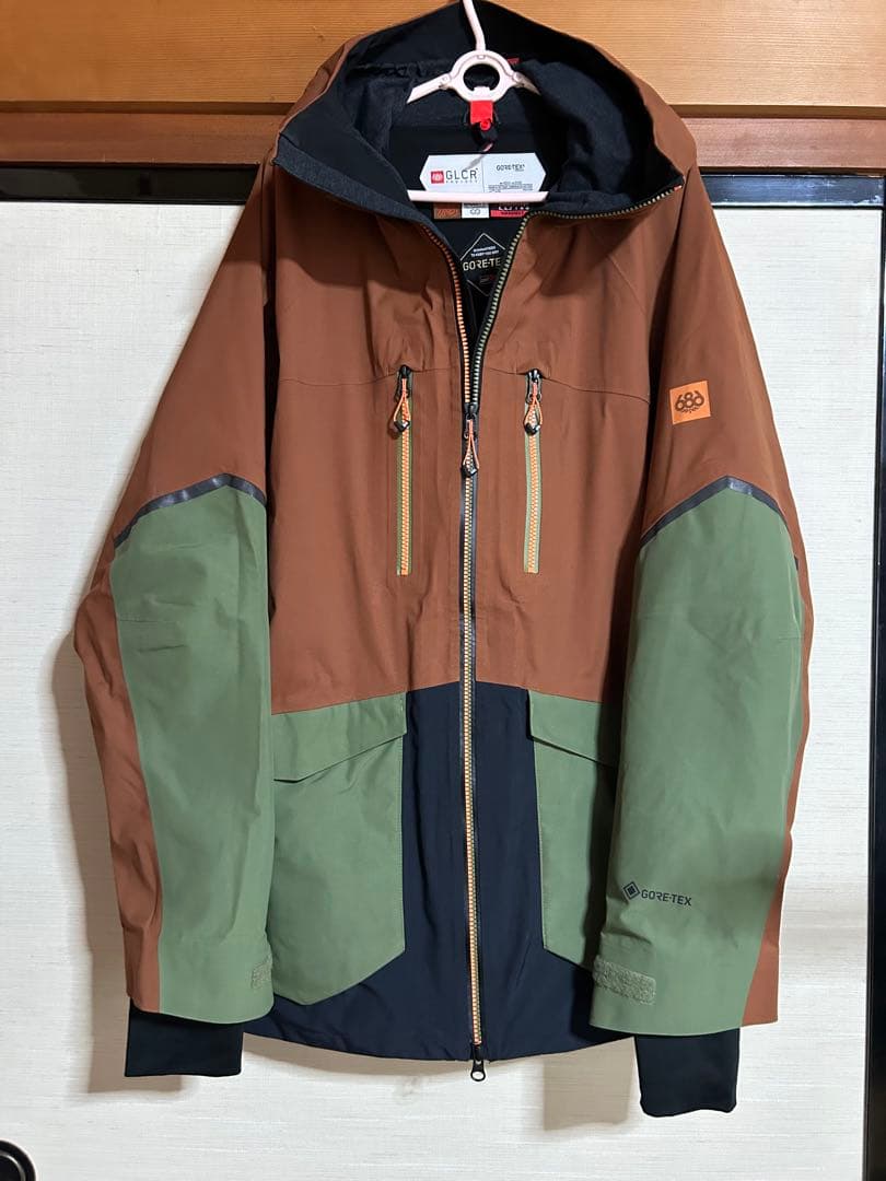 686、GORE-TEX スノーボードウェア 上下セット