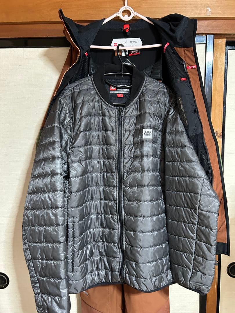 686、GORE-TEX スノーボードウェア 上下セット