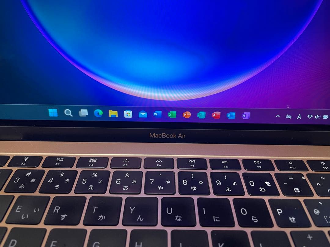 MacBook Air 13インチ　Apple