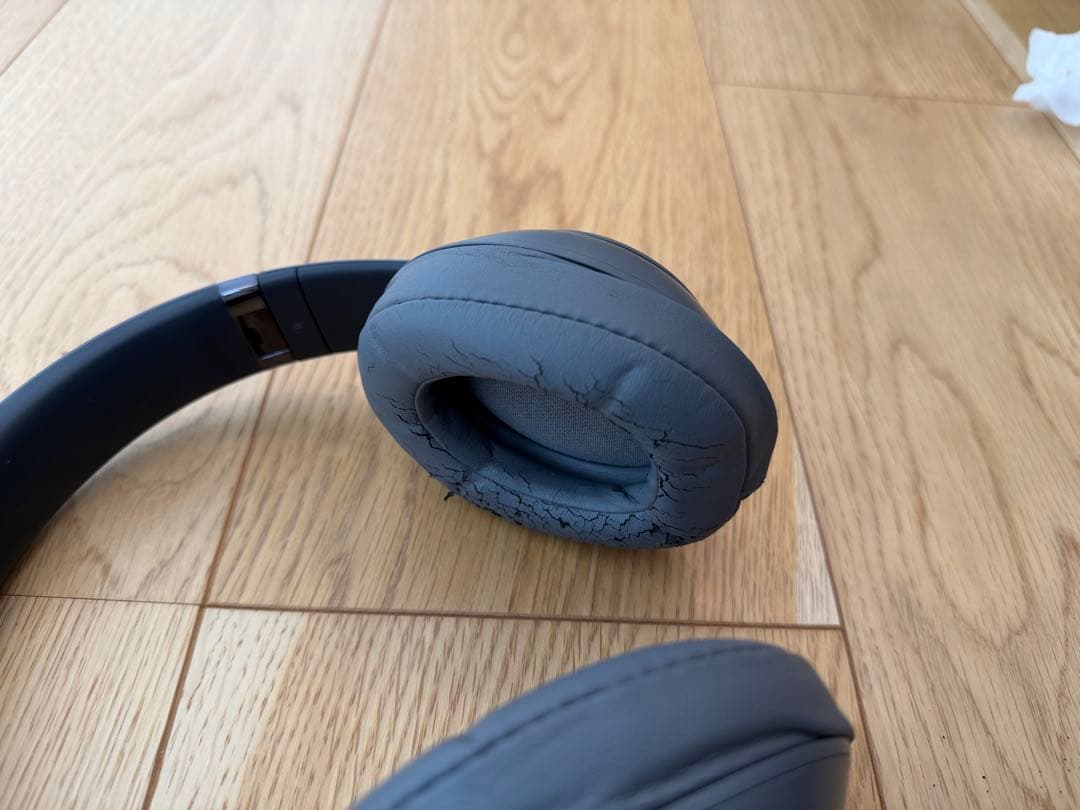 Beats Studio3 Wireless 動作良好 イヤーパッド劣化あり