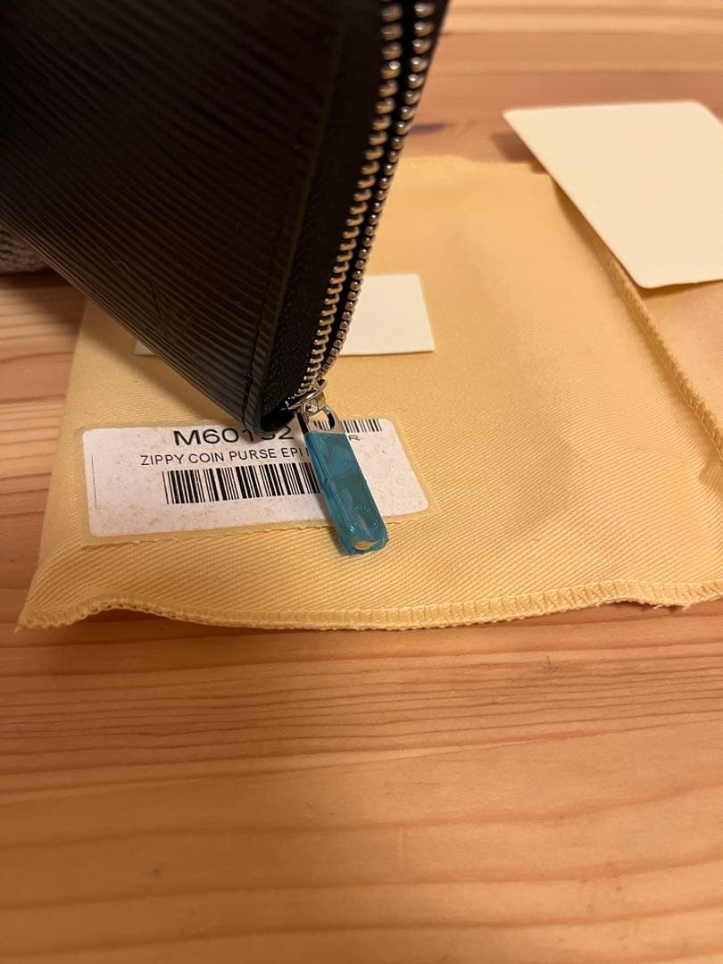 【未使用】ルイヴィトン エピ ジッピーパース M60152 ブラック