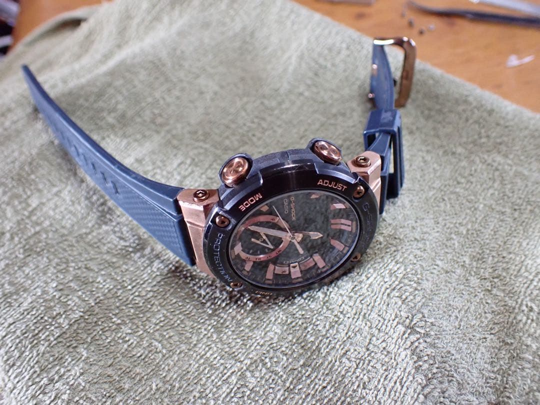 CASIO カシオBluetoothソーラー G-SHOCK GST-B200