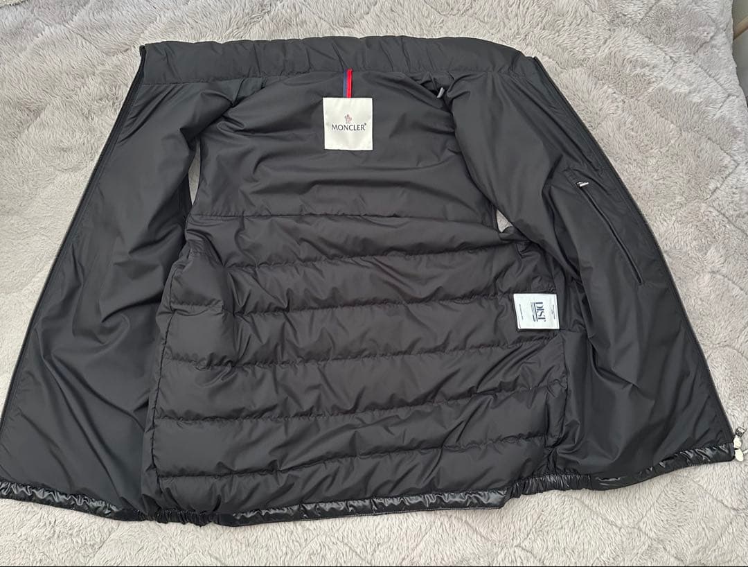 モンクレール　CERCES ライトダウンベスト　サイズ2