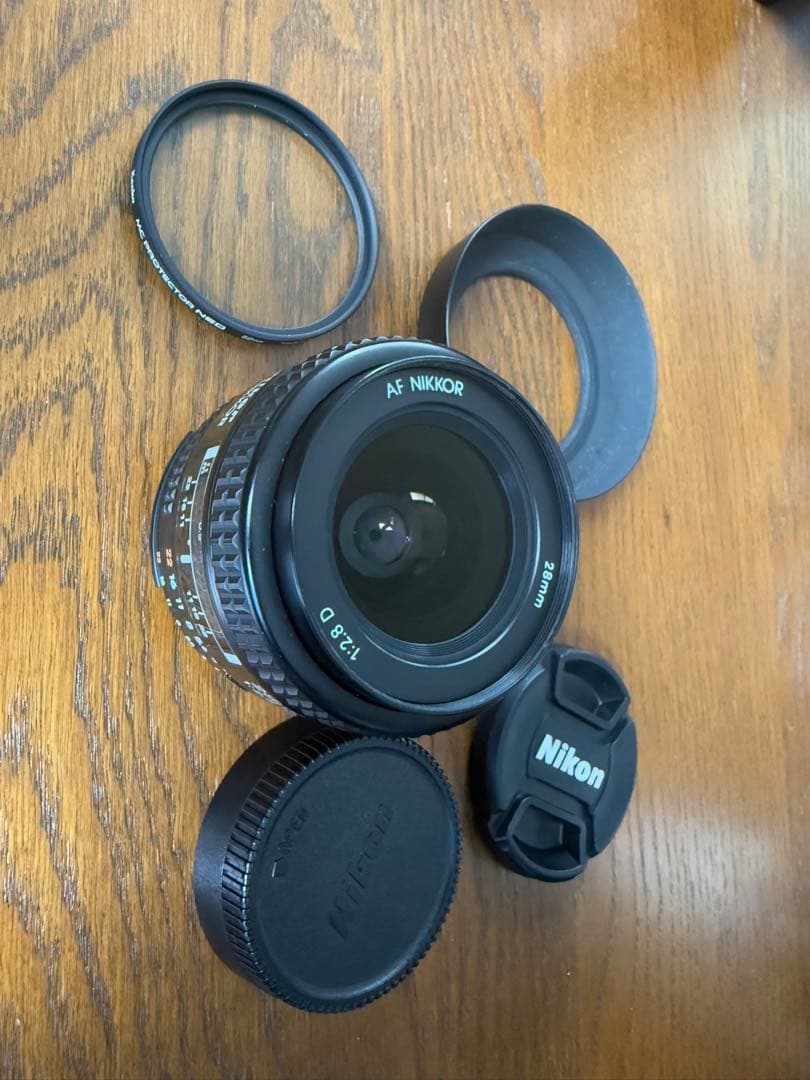 Nikon AI AF Nikkor 28mm f/2.8D メタルフード付き