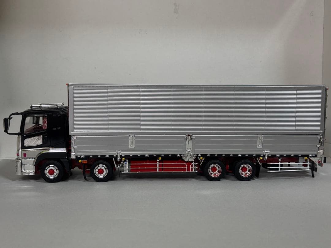 週末限定値下げ！1/32デコトラプラモデル スーパーグレート4軸低床冷凍ウイング