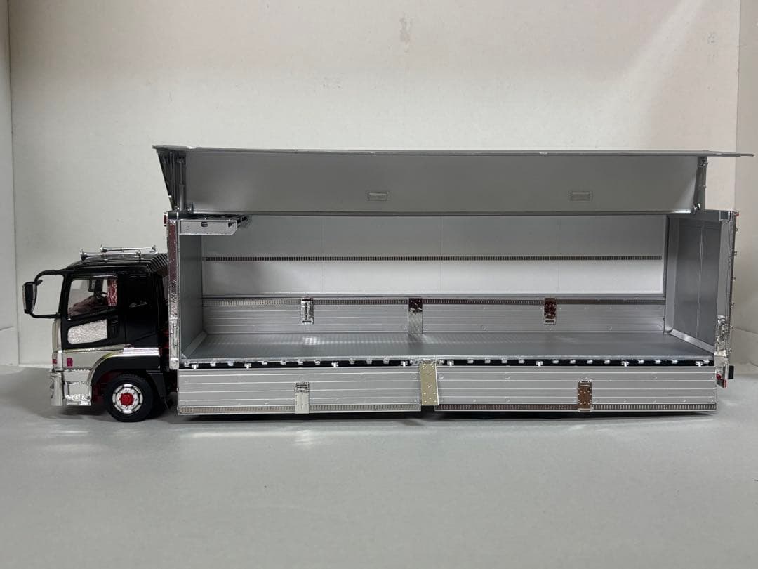 週末限定値下げ！1/32デコトラプラモデル スーパーグレート4軸低床冷凍ウイング