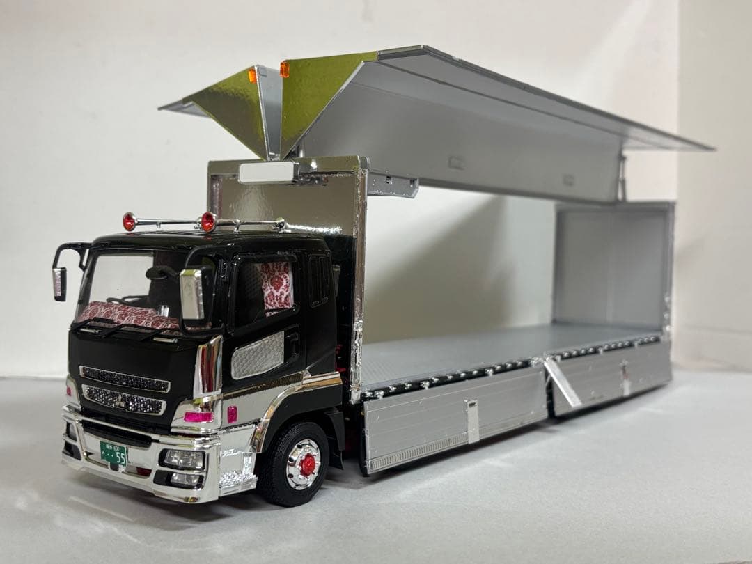 週末限定値下げ！1/32デコトラプラモデル スーパーグレート4軸低床冷凍ウイング