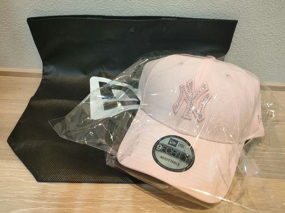 【完売・新品袋付】ニューエラ9FORTY ヤンキース ラインストーン ピンク