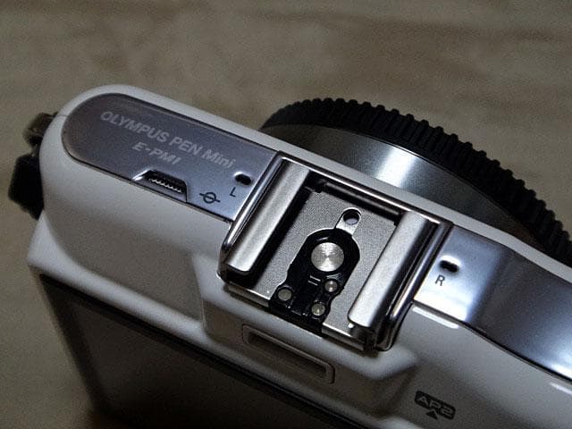 オリンパス OLYMPUS PEN mini E-PM1 ボディのみ ホワイト