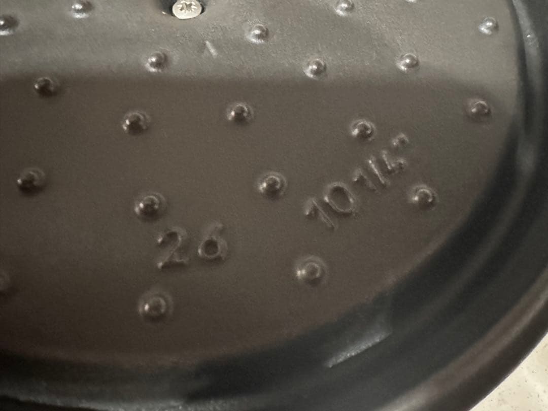 ストウブ 鋳鉄製 両手鍋 26cm 蓋付き